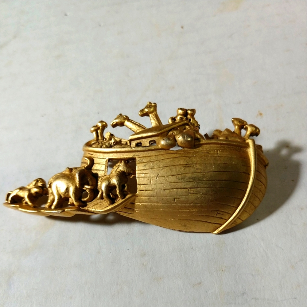 Vintage 1980's AJC Noah's Ark Brushed Gold Tone Pin/Brooch Signed 3 Inches